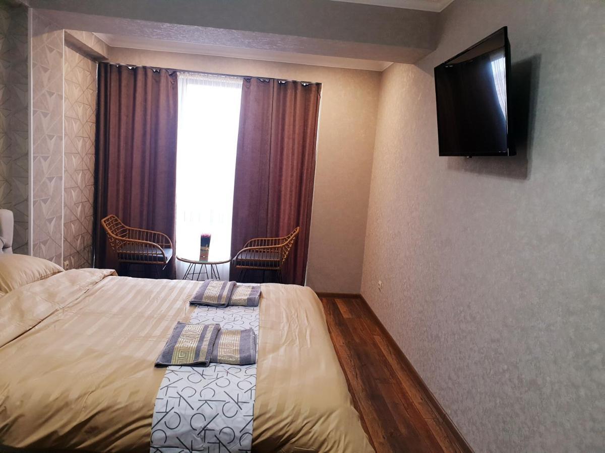 Stylish In Center Apartament