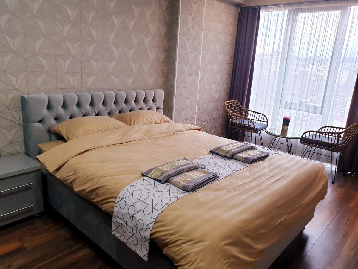 Stylish In Center Apartament